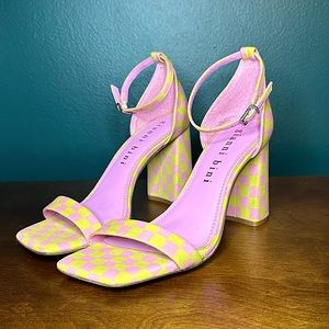 Gianni Bini | Maileigh Checkered Sandals | 8.5